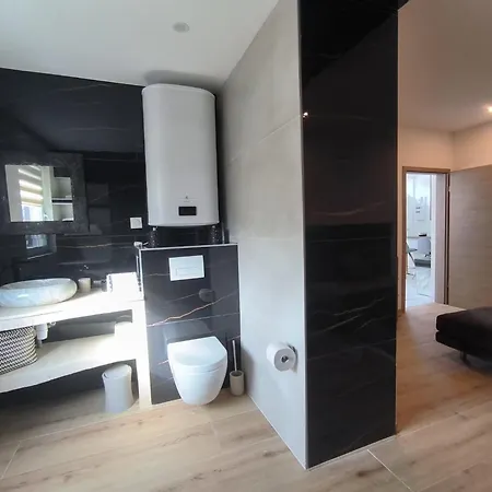 Les Charmes De La Vallée Noble 4*